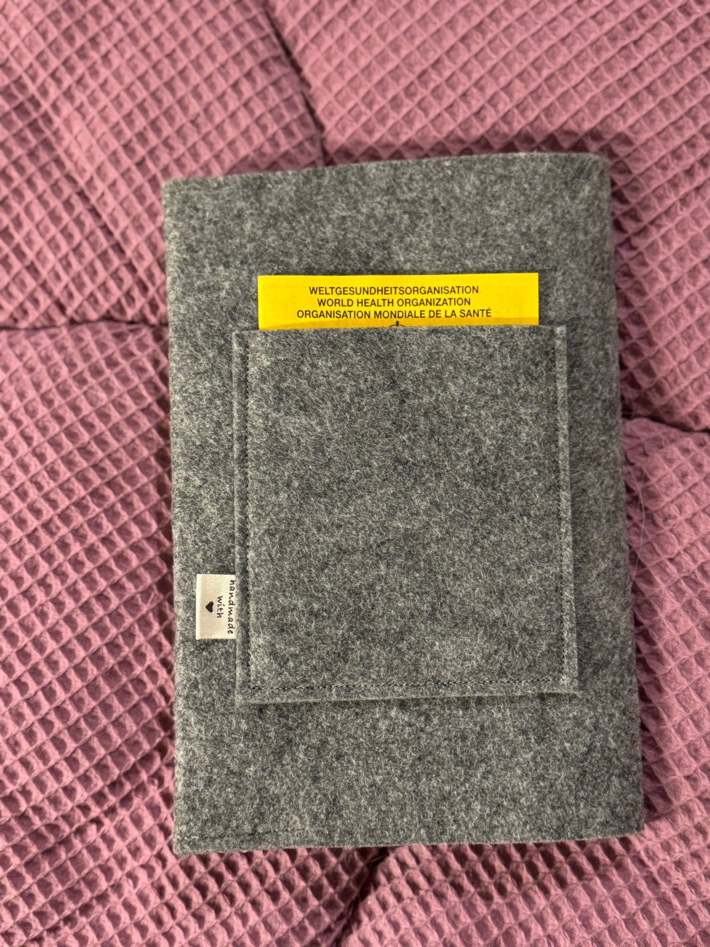 U-Heft Hülle Regenbogen personalisiert