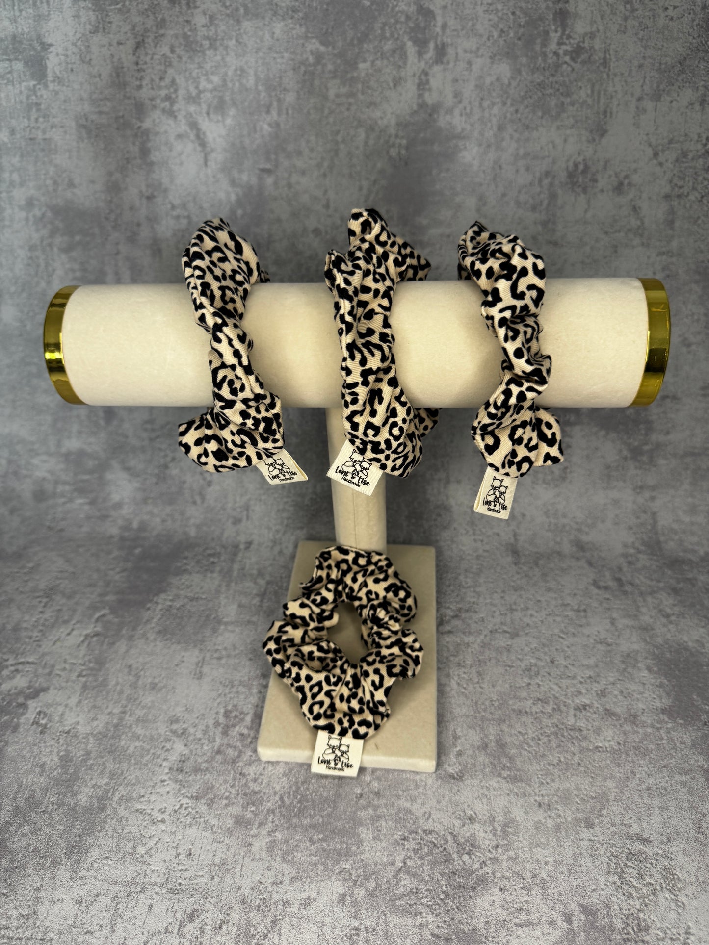 Jersey Scrunchie Leo