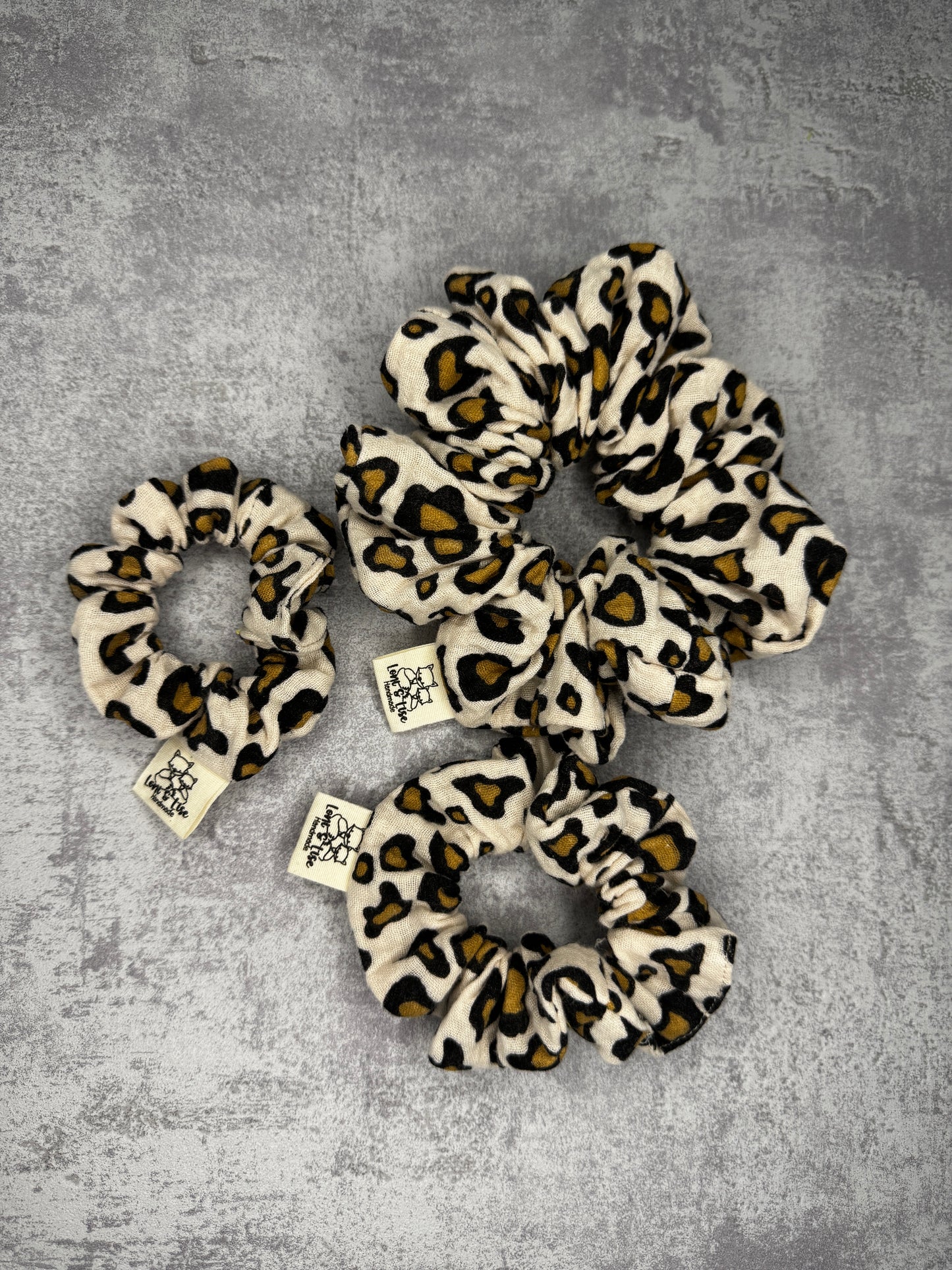 Musselin Scrunchie Leo